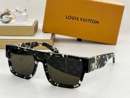 Picture of LV Sunglasses _SKUfw55793373fw